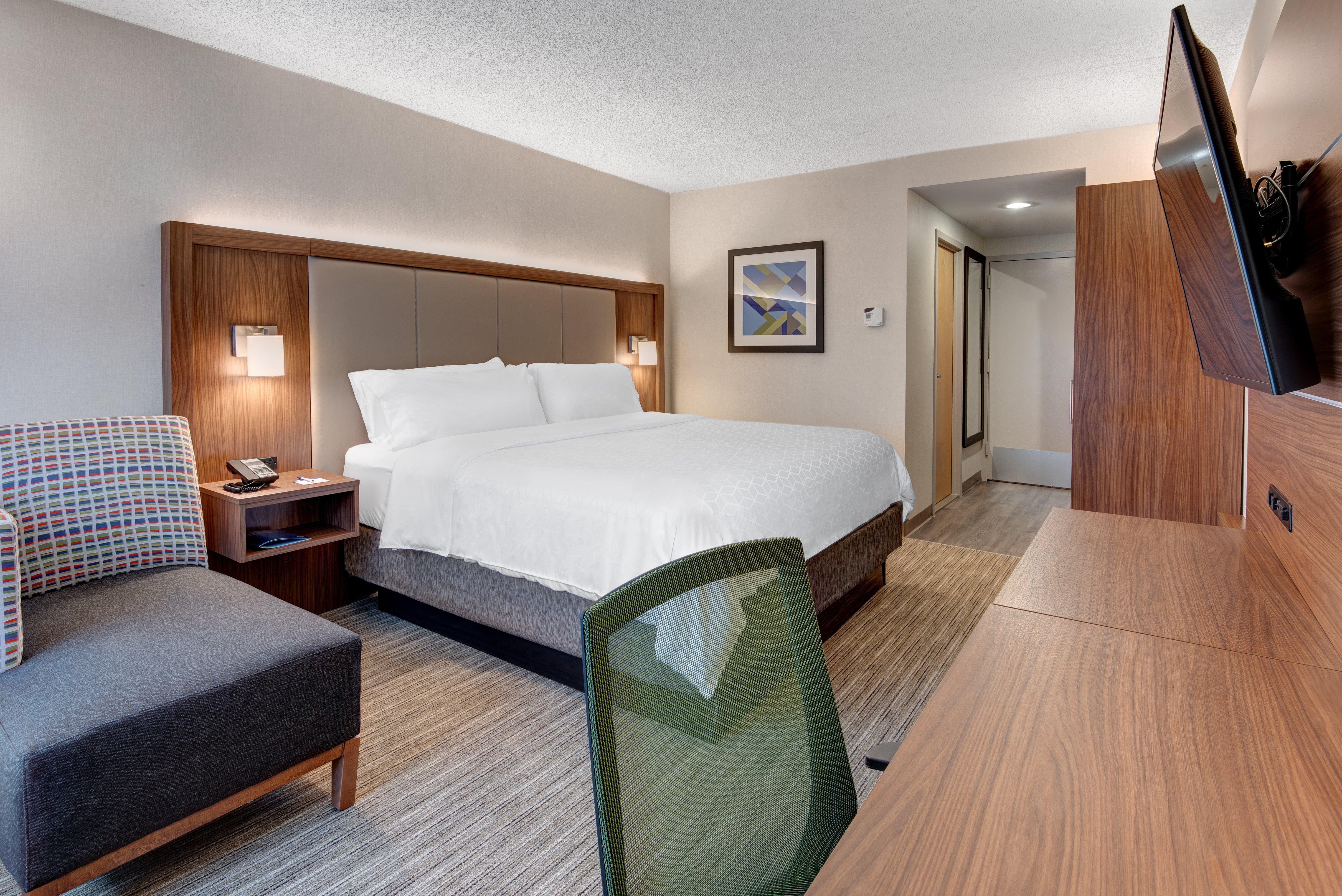 Holiday Inn Express & Suites West Long Branch - Eatontown By Ihg Exterior photo