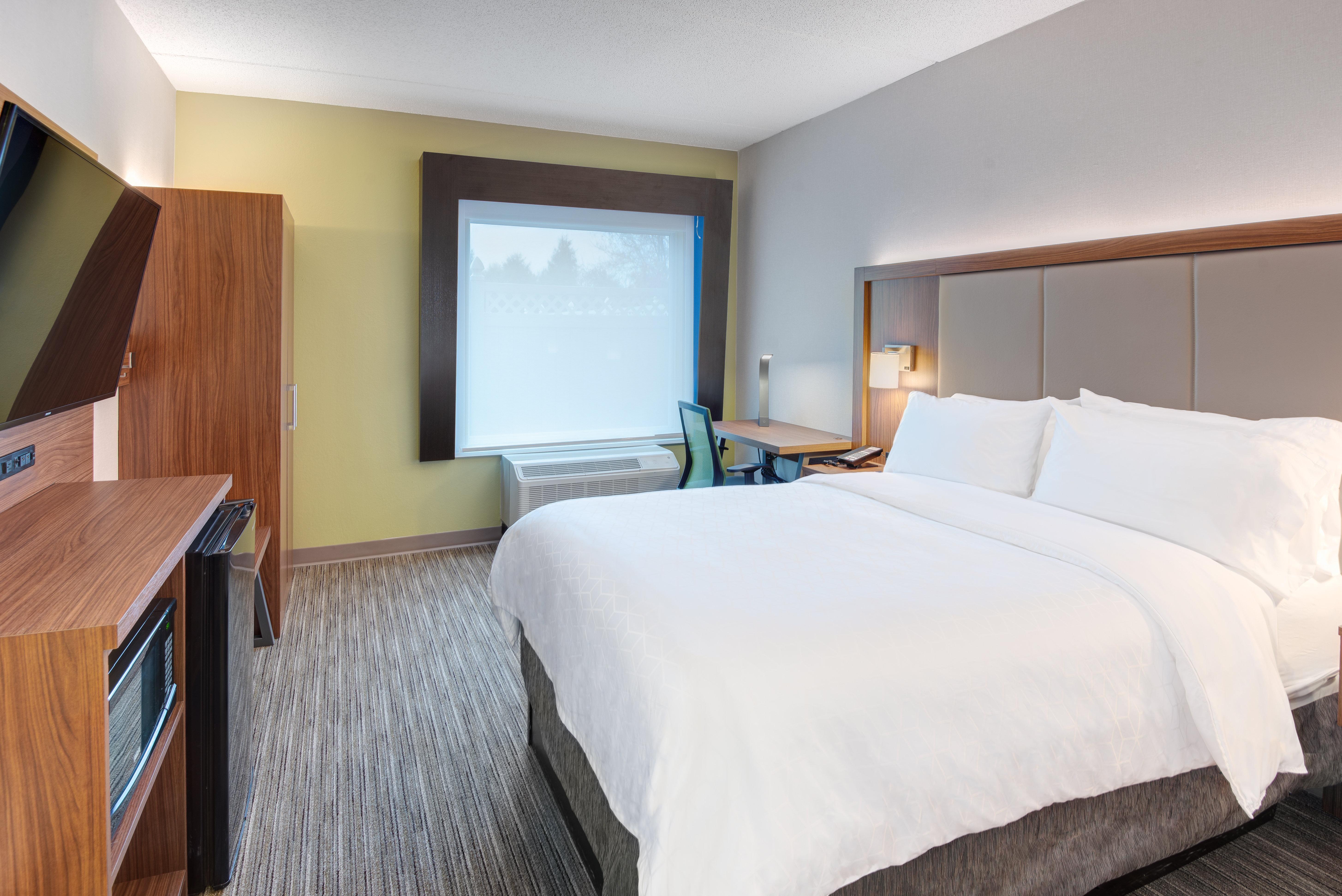 Holiday Inn Express & Suites West Long Branch - Eatontown By Ihg Exterior photo