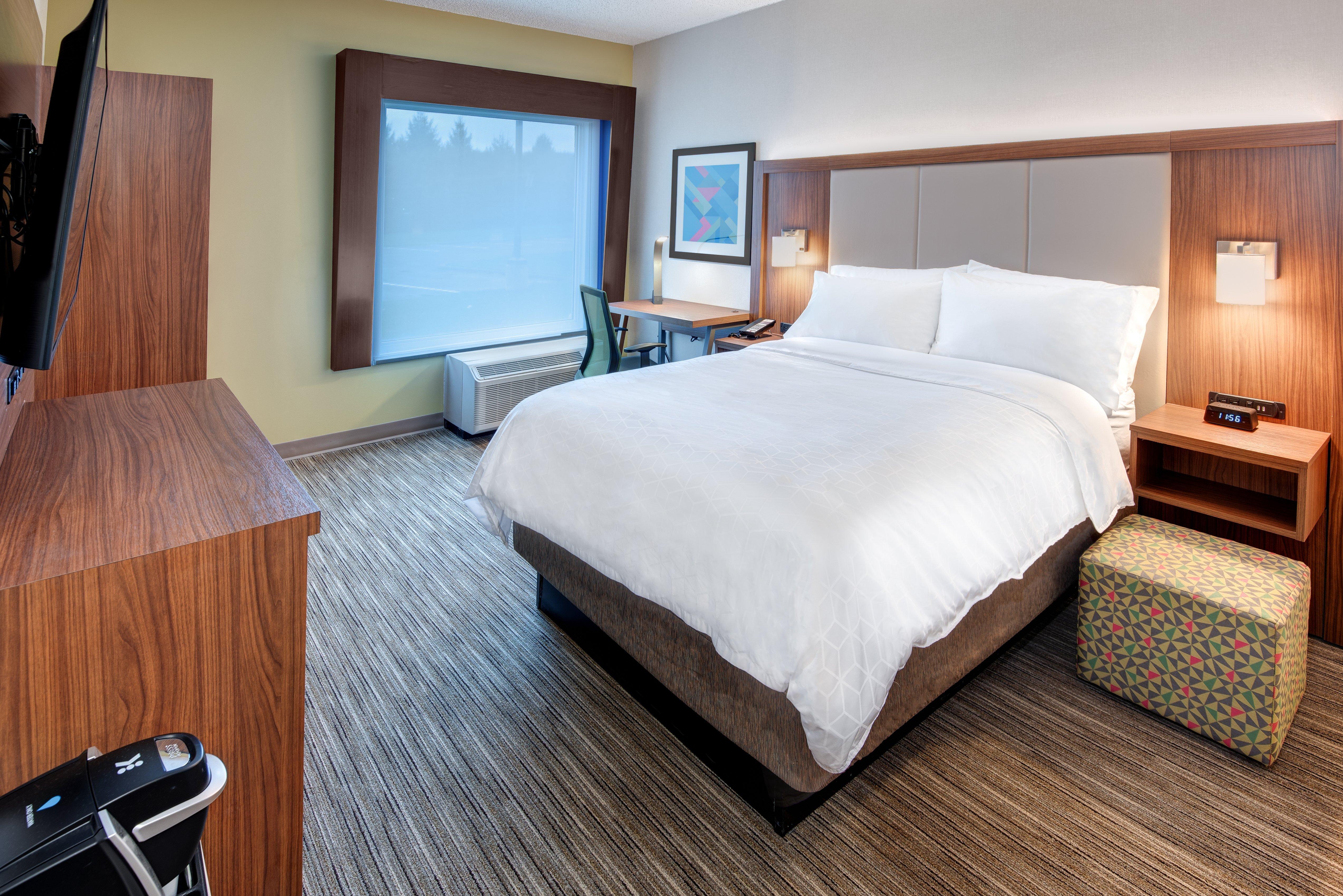 Holiday Inn Express & Suites West Long Branch - Eatontown By Ihg Exterior photo