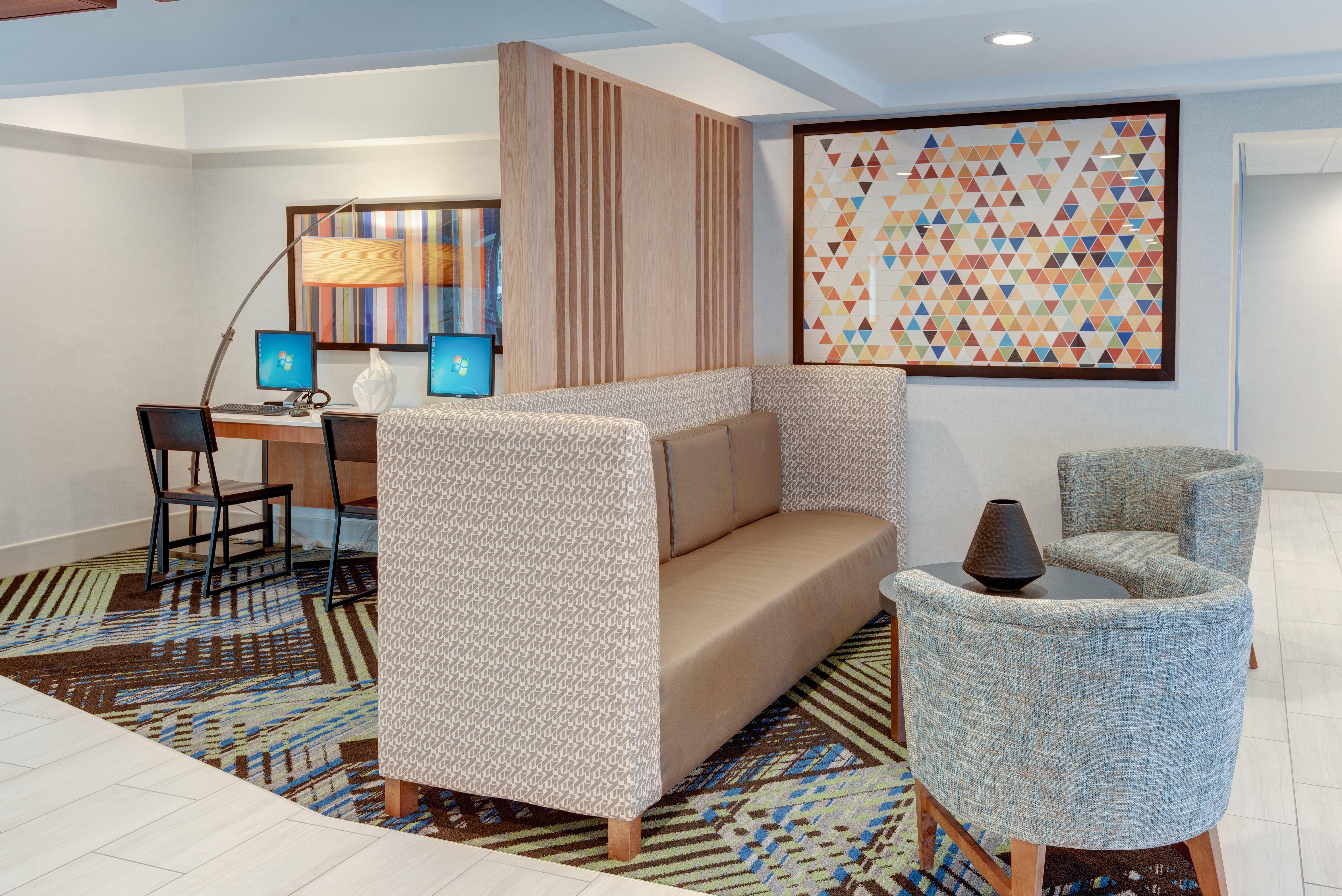Holiday Inn Express & Suites West Long Branch - Eatontown By Ihg Exterior photo
