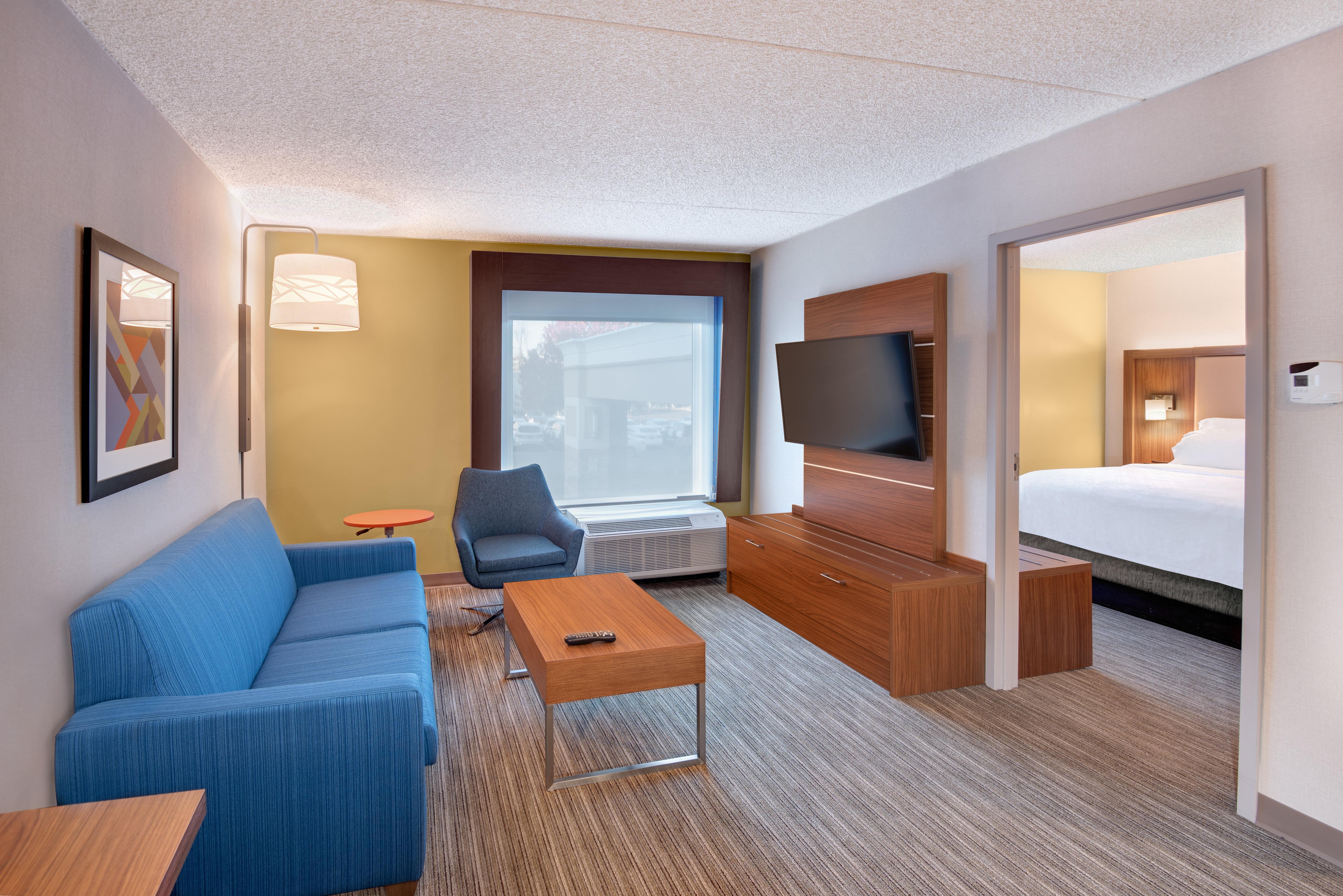 Holiday Inn Express & Suites West Long Branch - Eatontown By Ihg Exterior photo