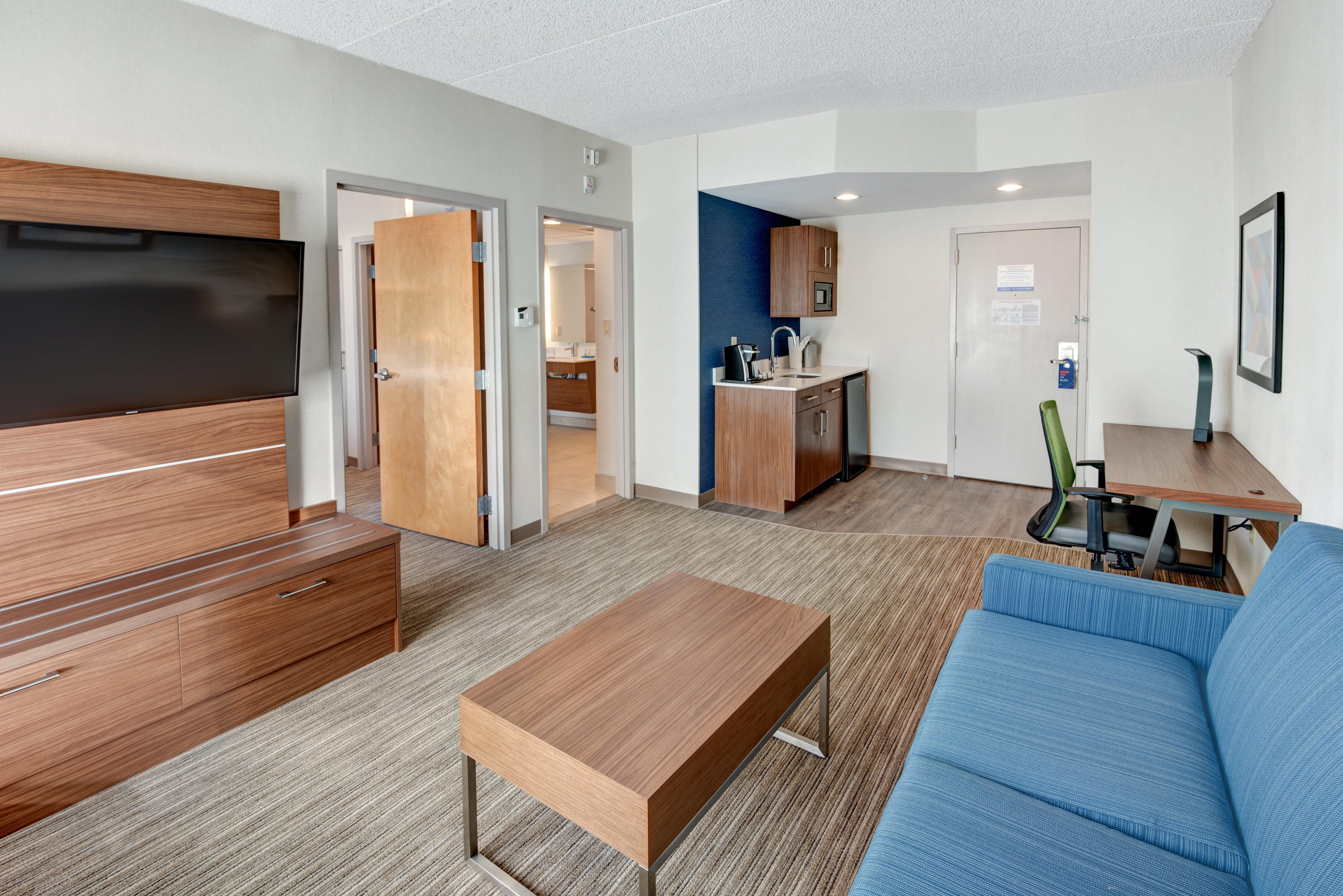 Holiday Inn Express & Suites West Long Branch - Eatontown By Ihg Exterior photo