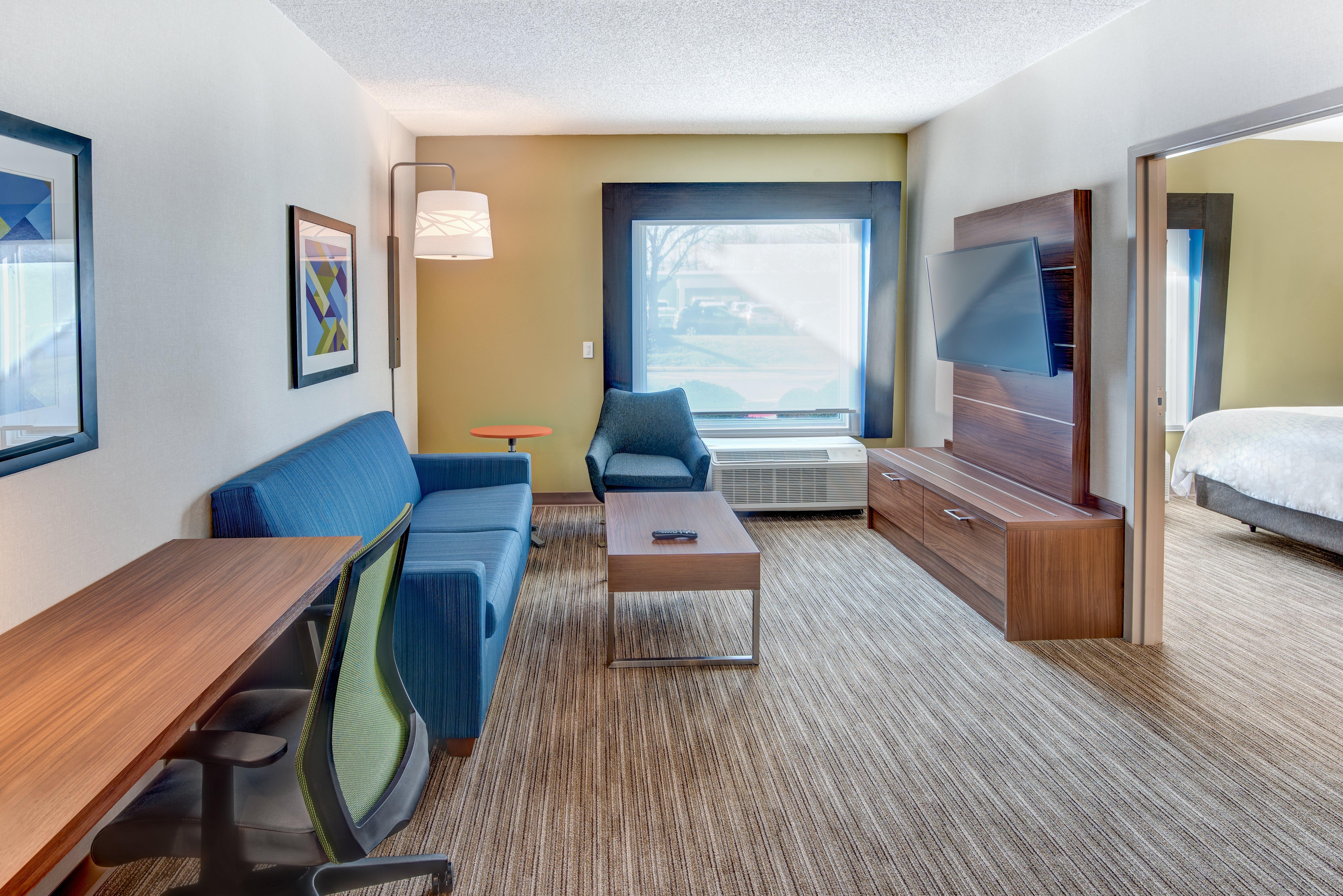 Holiday Inn Express & Suites West Long Branch - Eatontown By Ihg Exterior photo