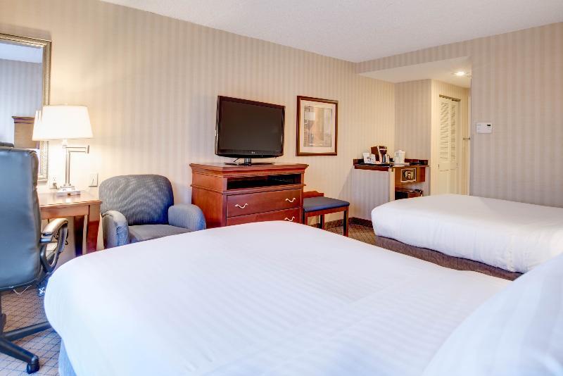 Holiday Inn Express & Suites West Long Branch - Eatontown By Ihg Exterior photo