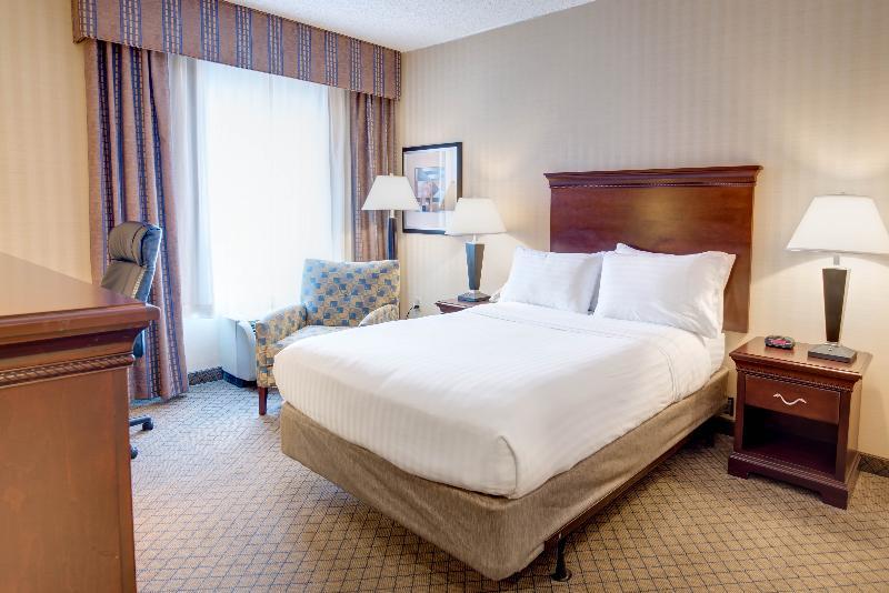 Holiday Inn Express & Suites West Long Branch - Eatontown By Ihg Exterior photo