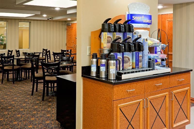 Holiday Inn Express & Suites West Long Branch - Eatontown By Ihg Exterior photo